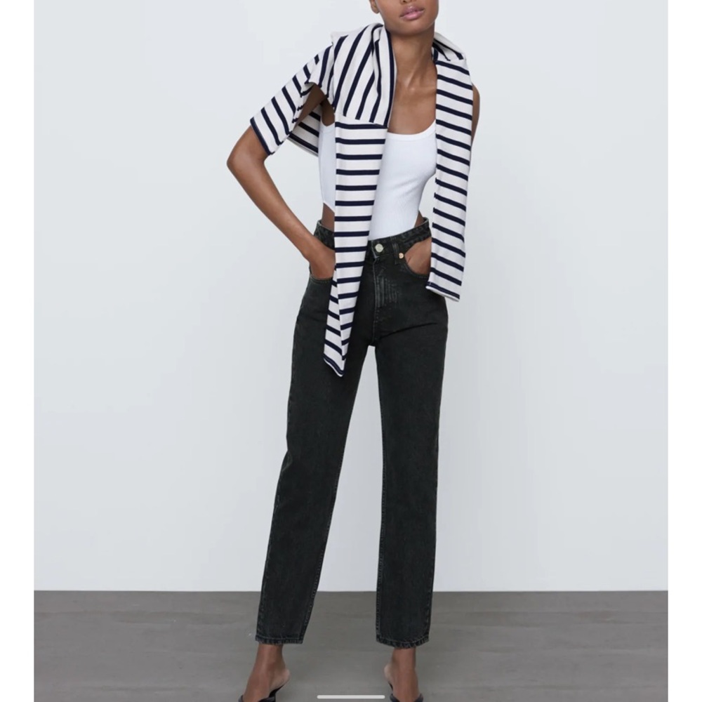 Zara Mom Fit High Waisted Faded Black Jeans 32/0